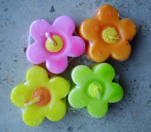 Blumenkerzen - 8 Stück - vier Farben (sieht Foto)